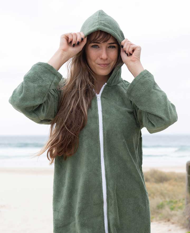 RETRO GROOVE ADULT ZIP TOWEL PONCHO - Image 4