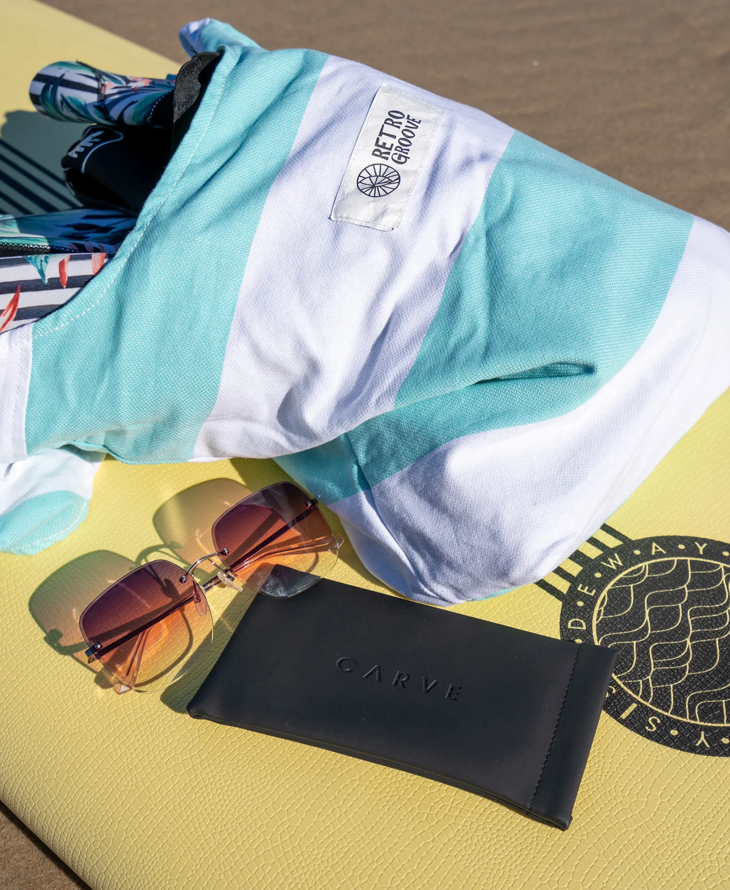 RETRO GROOVE BEACH BAG - Image 4