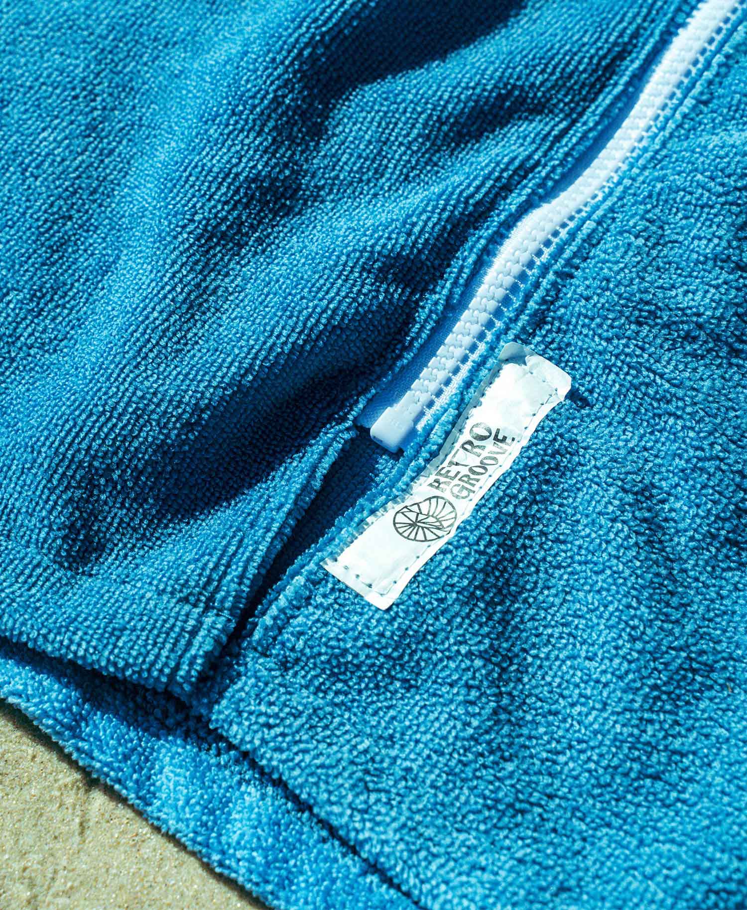 RETRO GROOVE YOUTH ZIP TOWEL PONCHO - Image 8